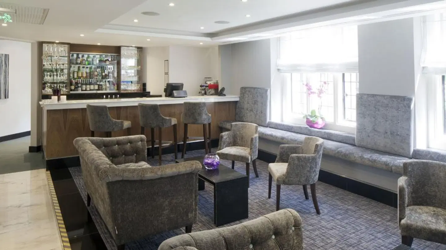 Wellington Hotel Bar