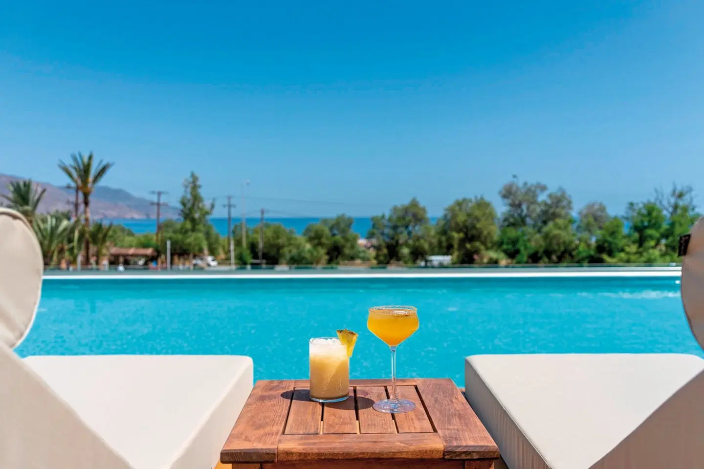 Georgioupolis Suites OUTDOOR_POOL