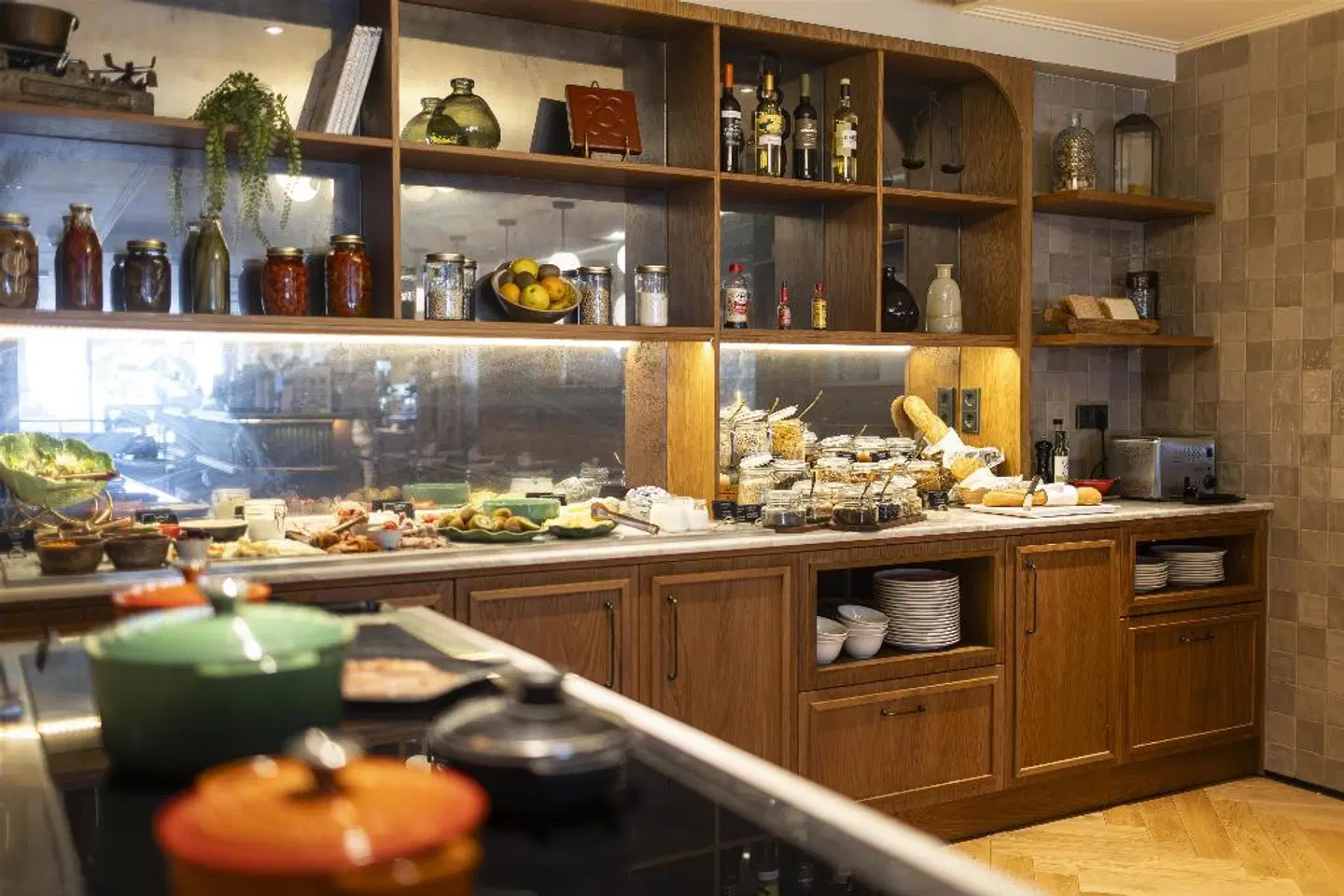 Via Sants Hotel Barcelona, Tapestry Collection by Hilton LOUNGE_LOBBY