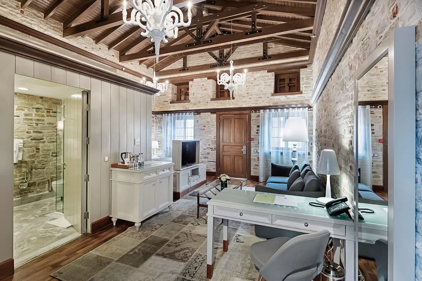 Double Tree by Hilton Kusadasi HEALTH_BEAUTY