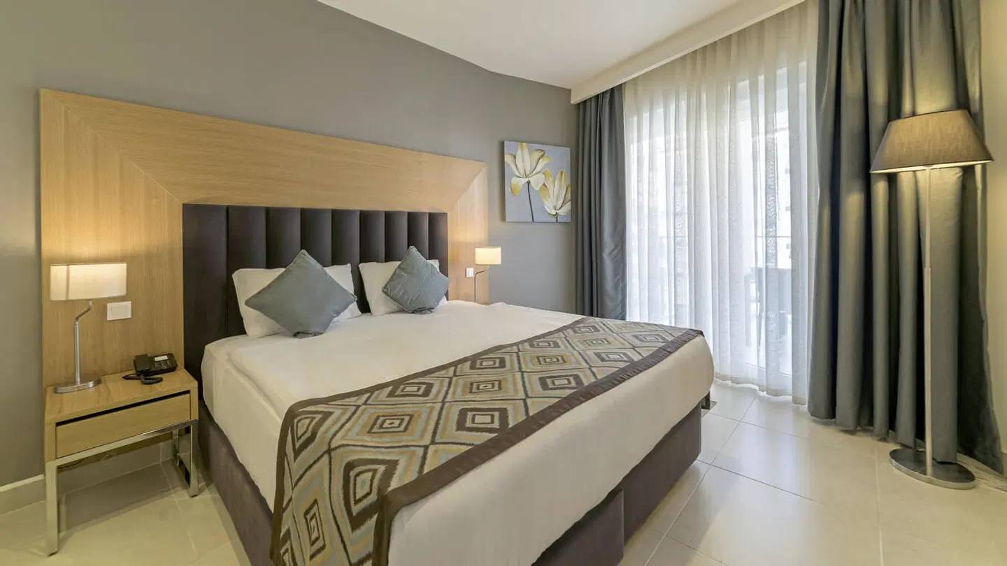 Ramada Hotel & Suites by Wyndham Kusadasi ROOM_EXAMPLE