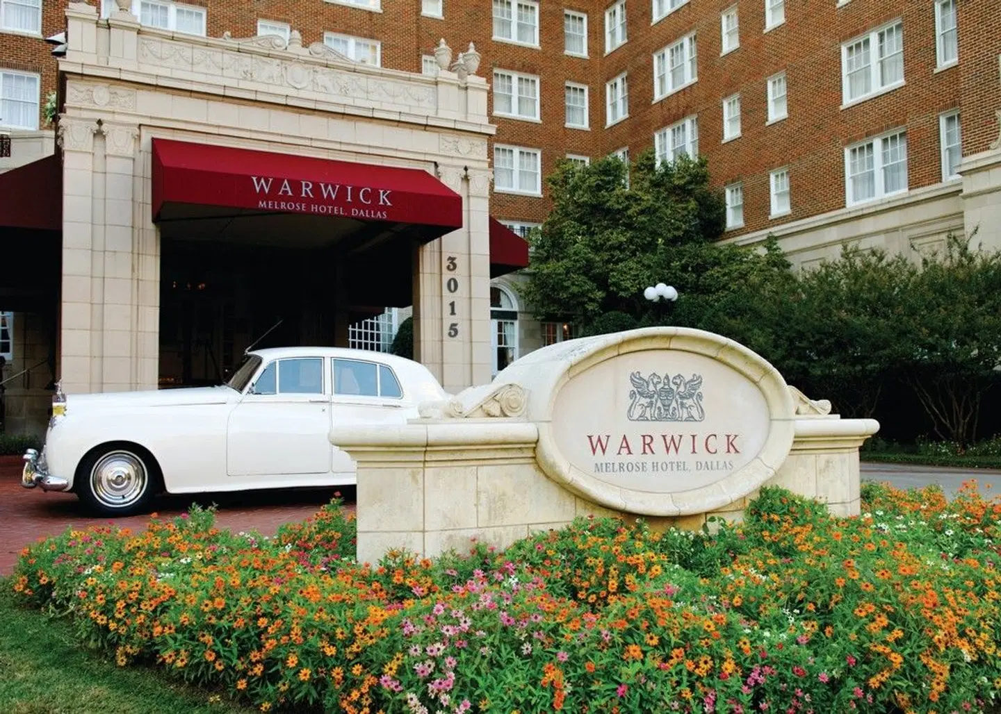 Warwick Melrose Hotel EXTERIOR
