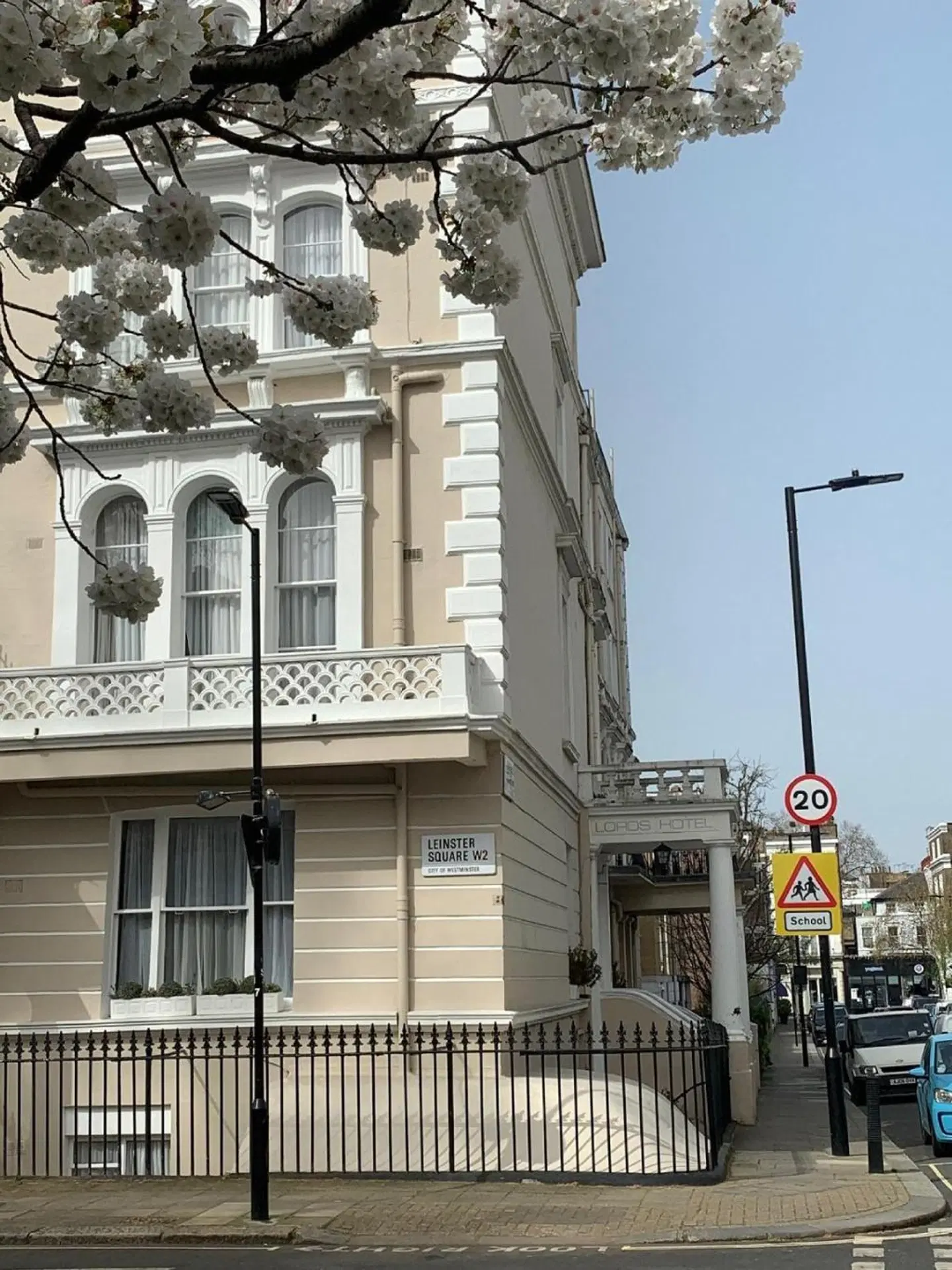 Lords Hotel London EXTERIOR