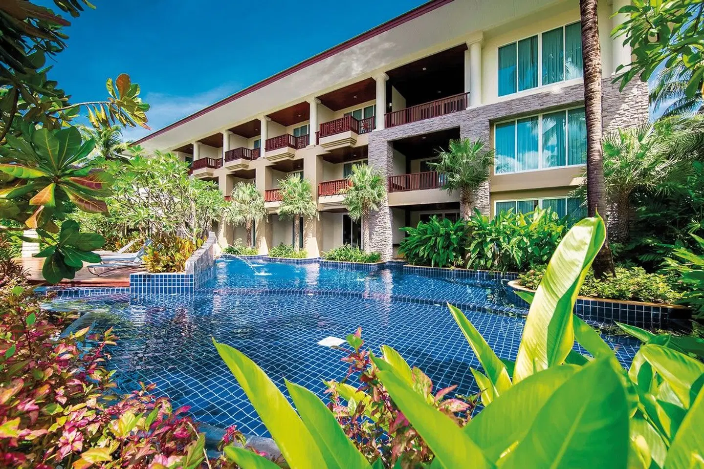 Graceland Khaolak Beach Resort OUTDOOR_POOL
