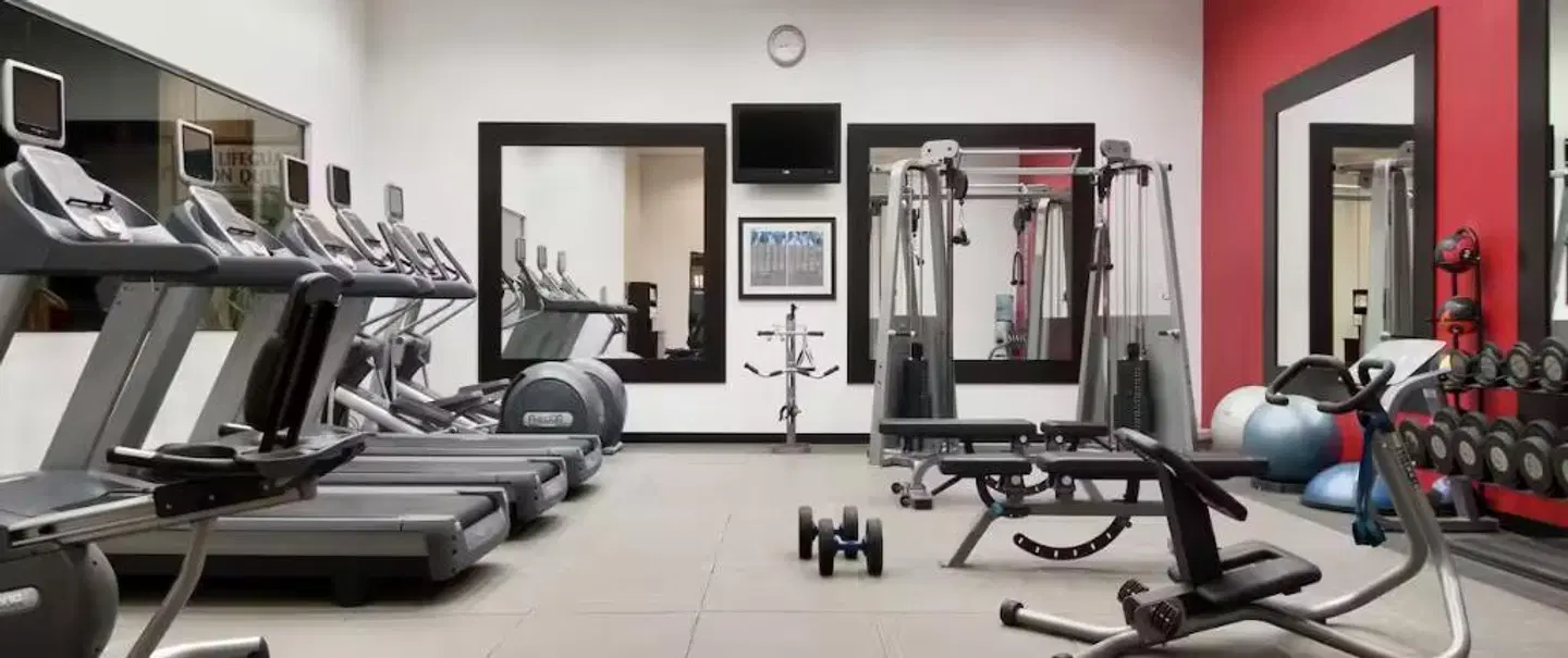 DoubleTree by Hilton Philadelphia Airport SPORTS_AND_LEISURE