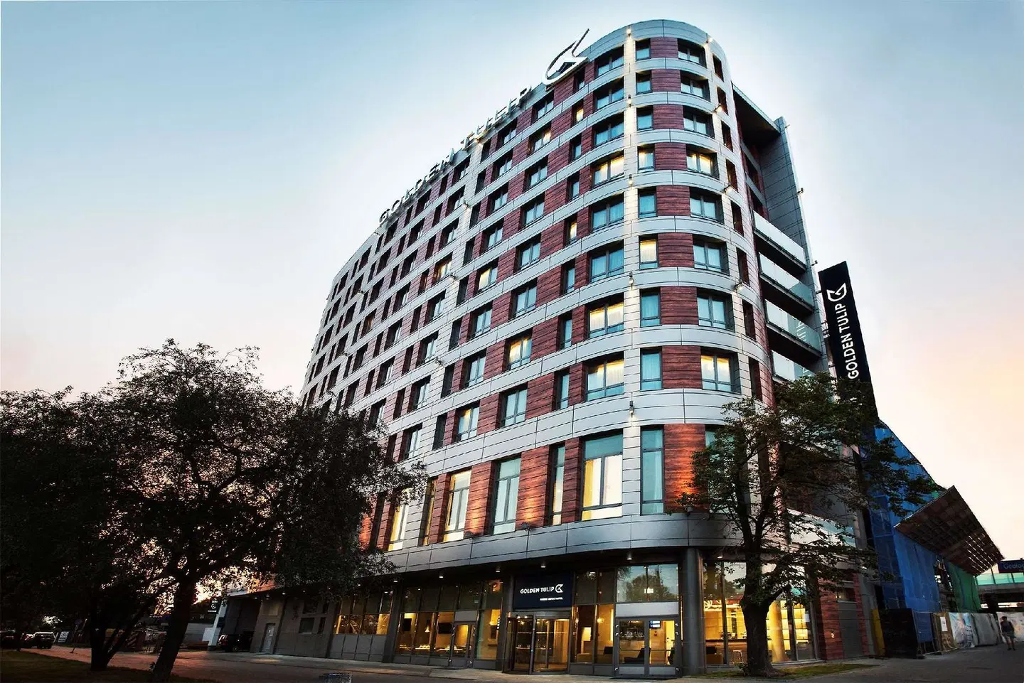 Golden Tulip Warsaw Airport EXTERIOR