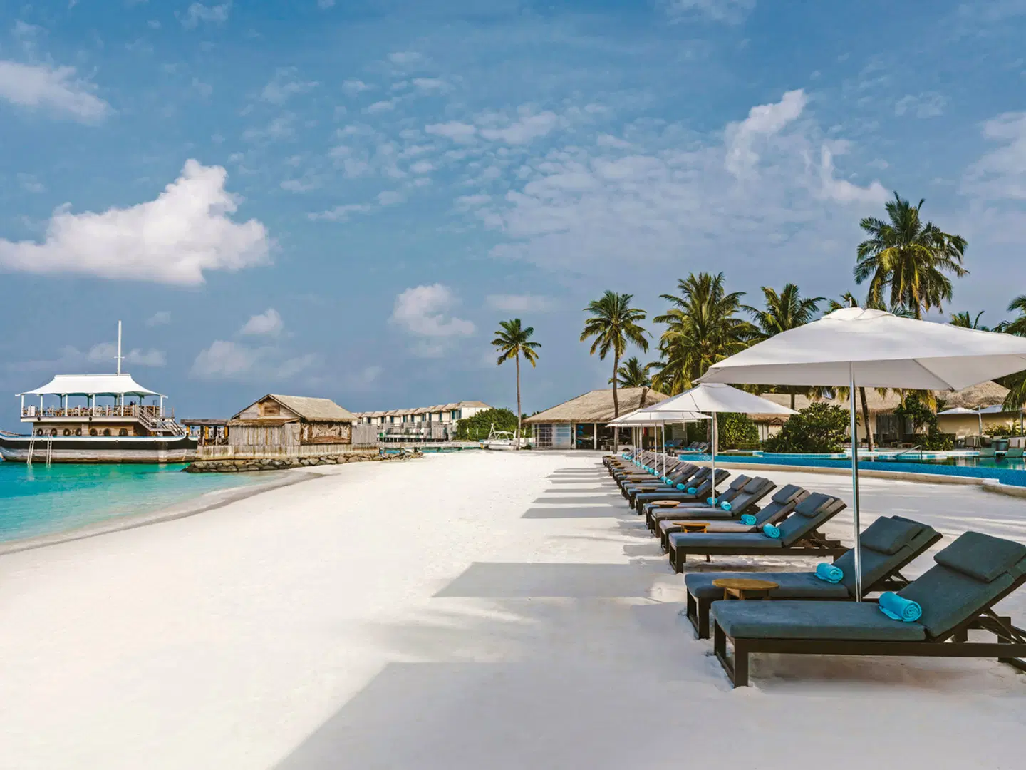 InterContinental Maldives Maamunagau Resort Strand