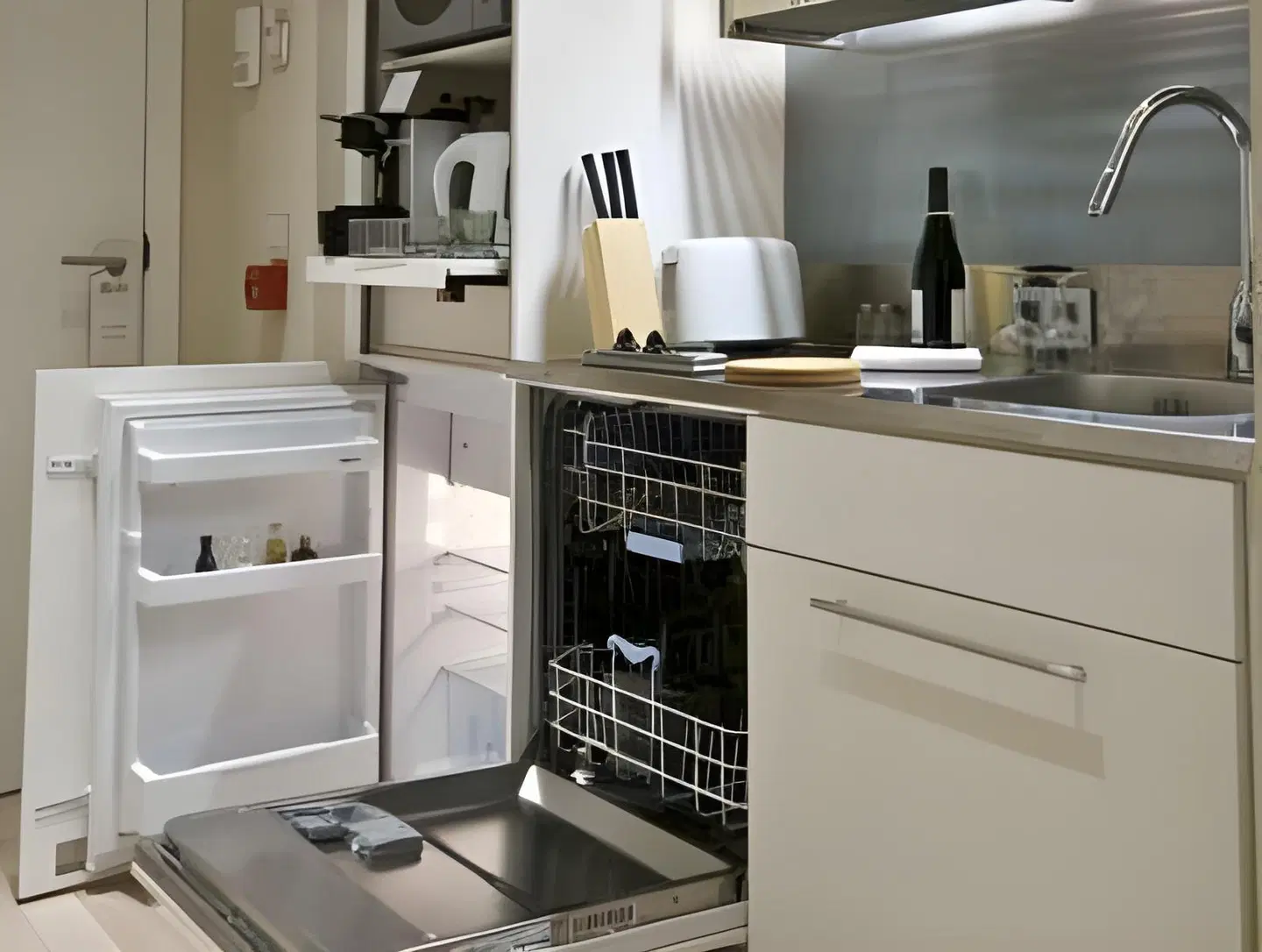 B-Aparthotels Grand Place ROOM_EXAMPLE