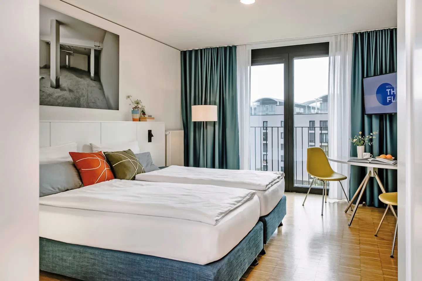 THE FLAG München M. ROOM_EXAMPLE