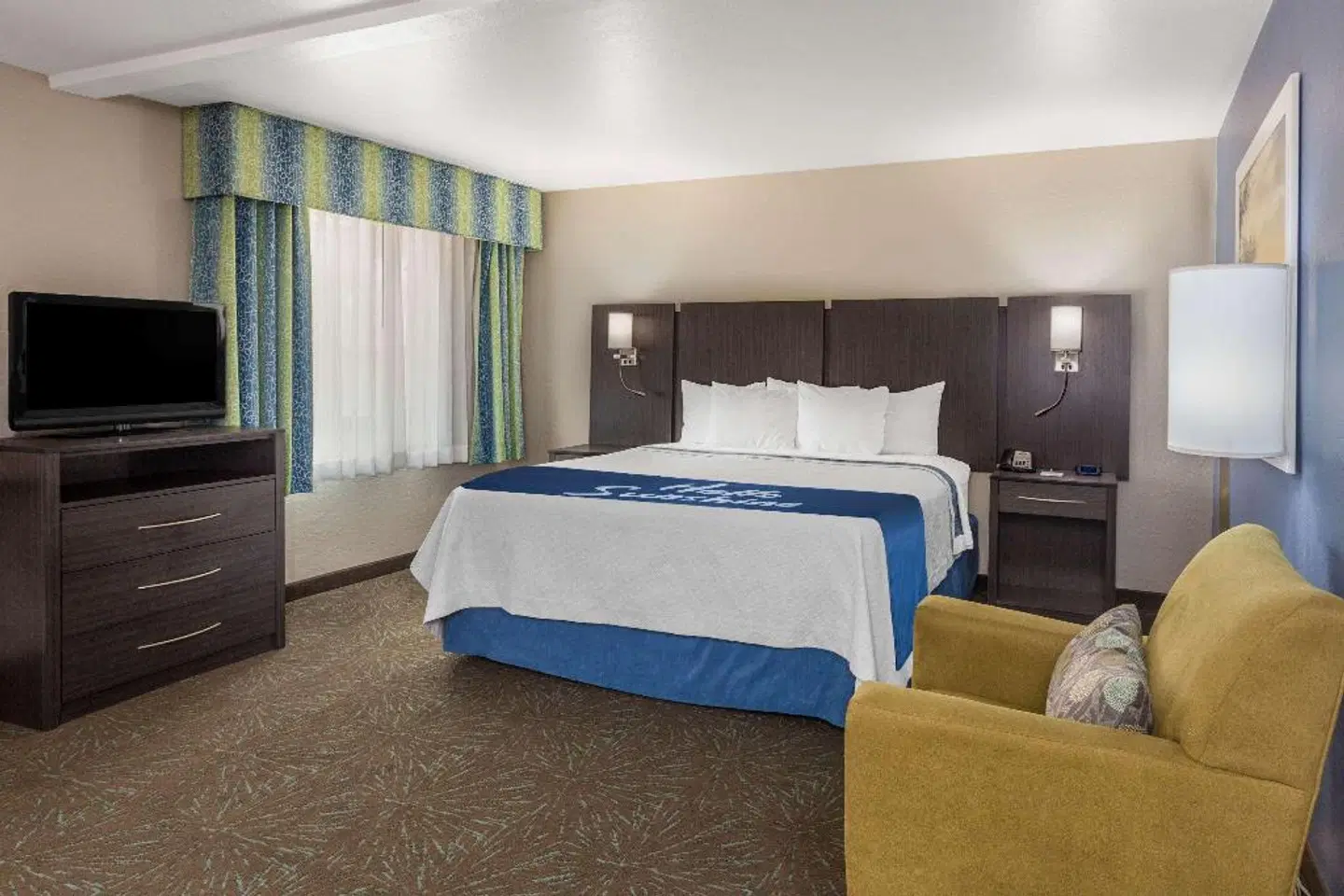 Days Inn & Suites by Wyndham East Flagstaff ROOM_EXAMPLE