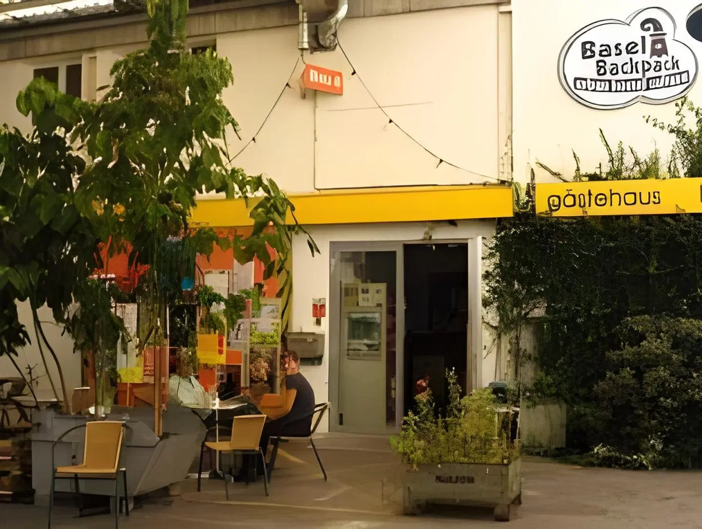 Basel BackPack EXTERIOR