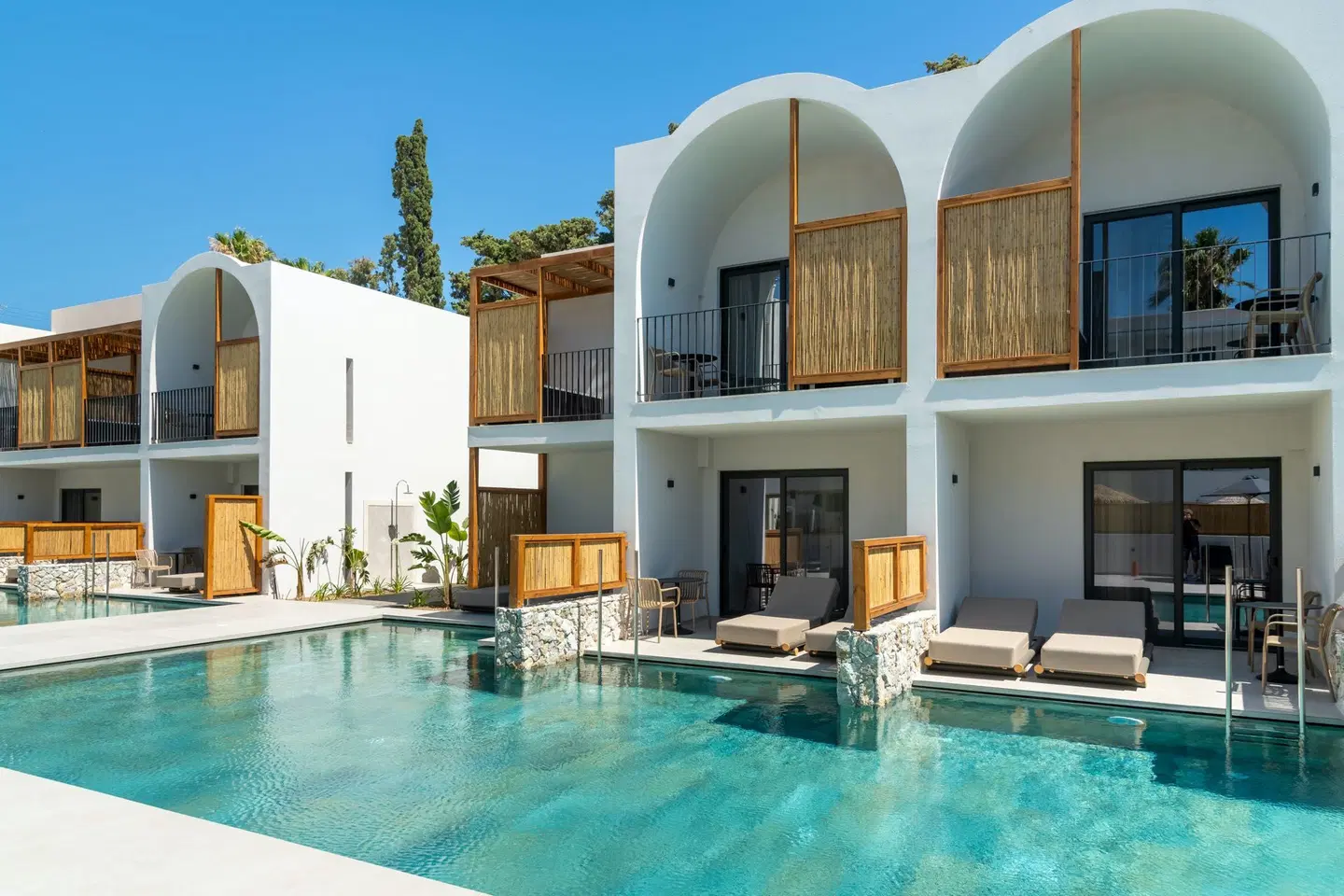 Sunny Days Hotel OUTDOOR_POOL