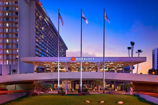 Los Angeles Airport Marriott EXTERIOR