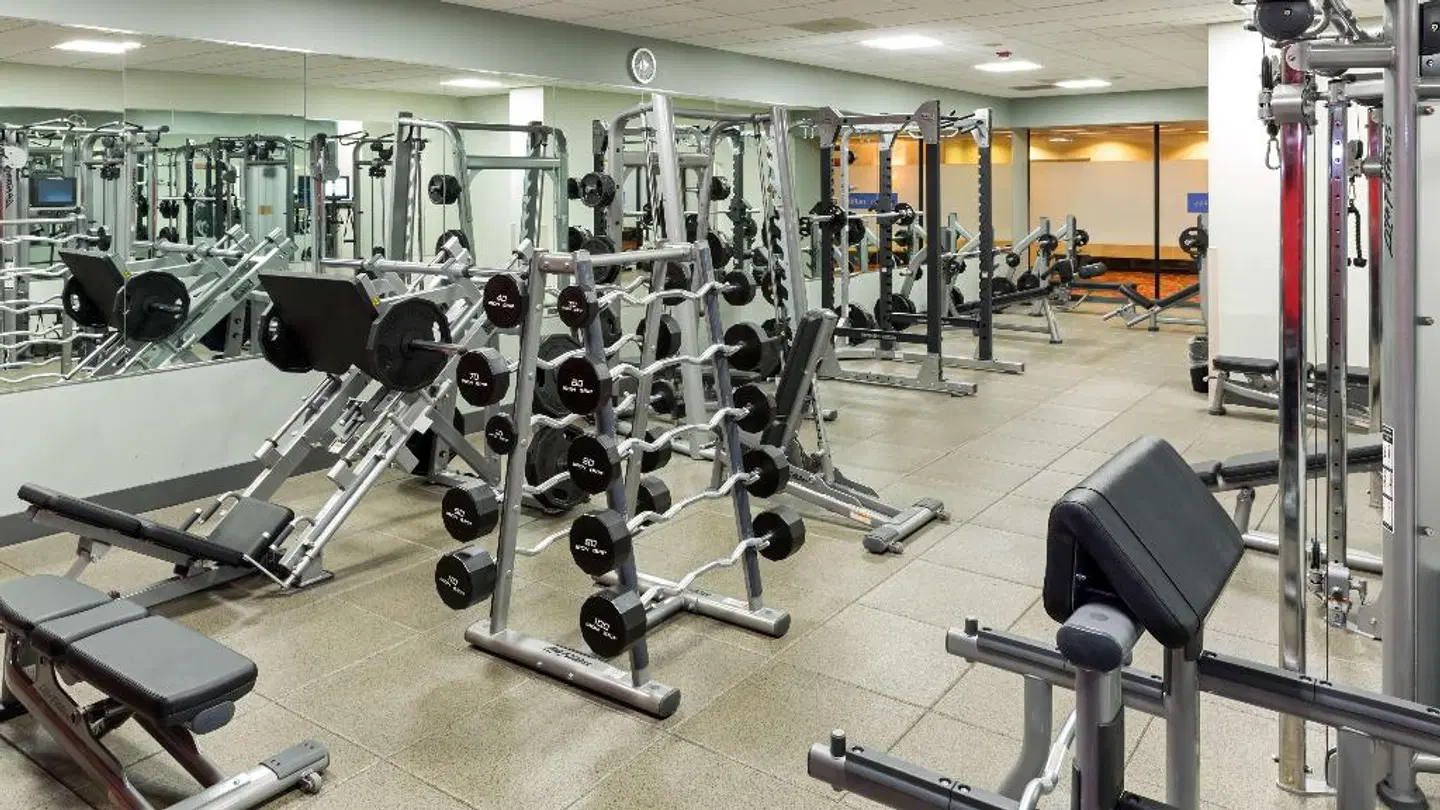 Hilton Chicago O'Hare Airport SPORTS_AND_LEISURE