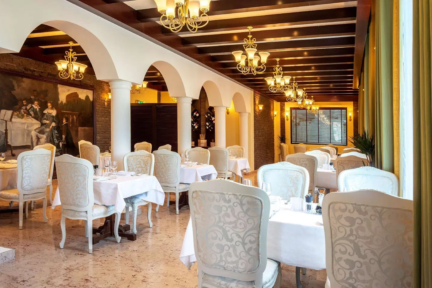 Radisson Blu Hotel, Muscat Restaurant