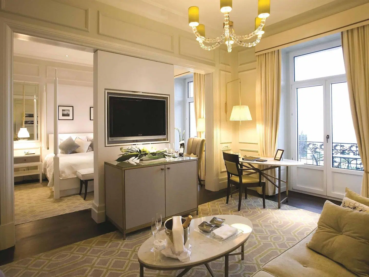 Fairmont Le Montreux Palace ROOM_EXAMPLE