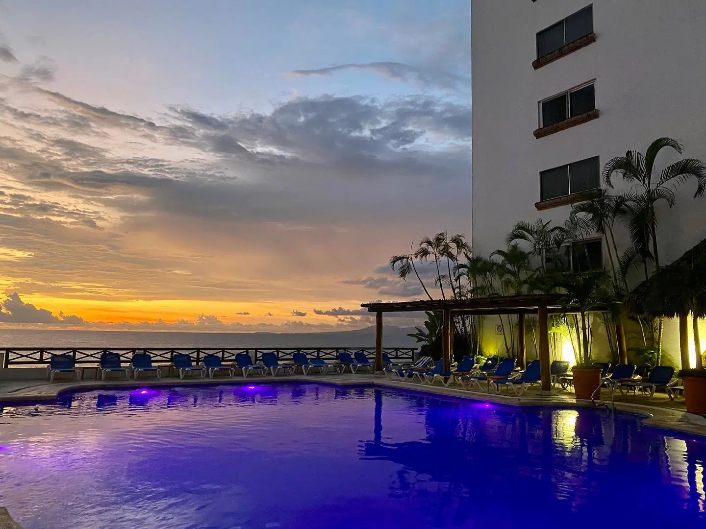 Costa Sur Resort & Spa OUTDOOR_POOL