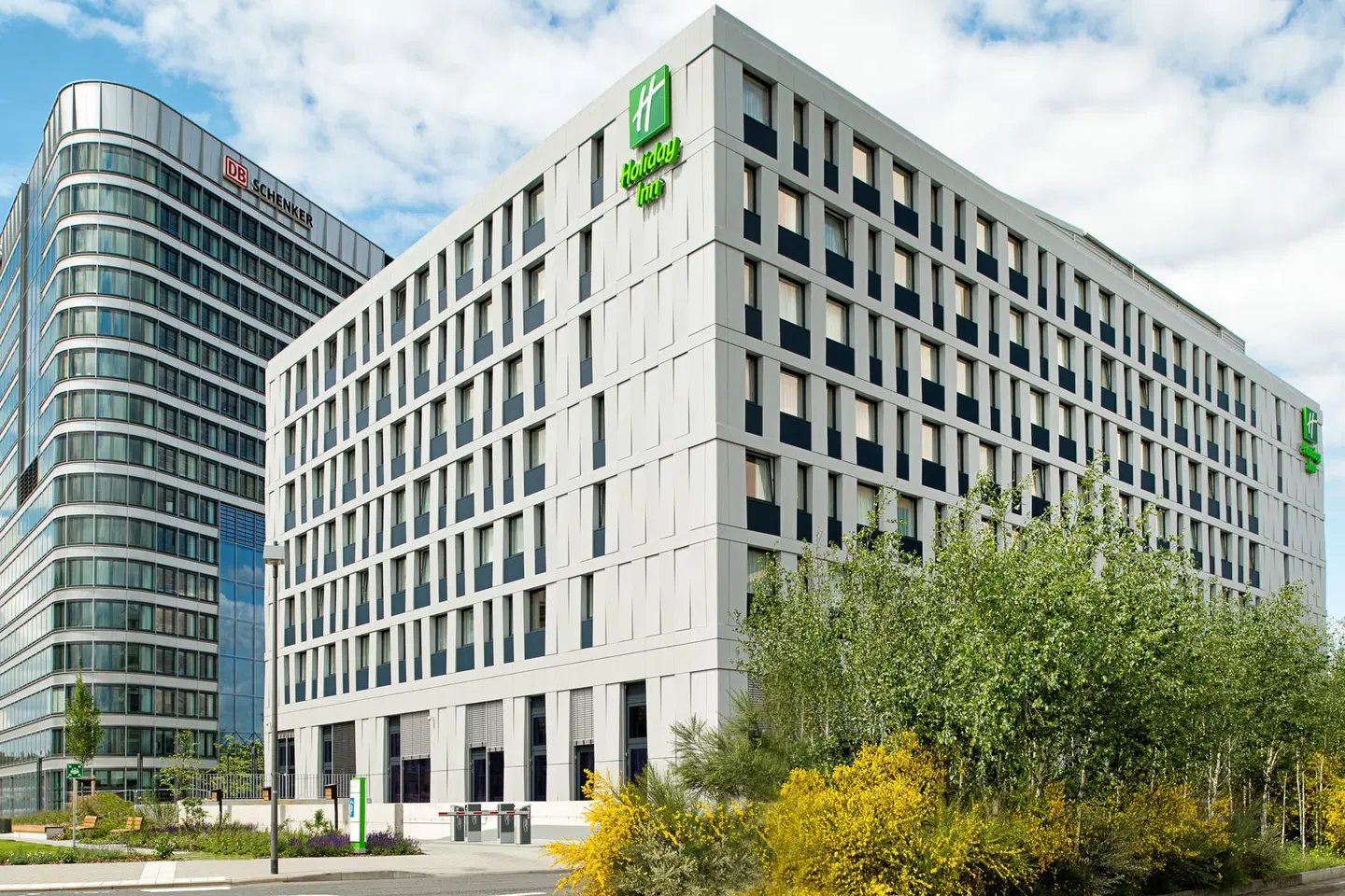 Holiday Inn Frankfurt Airport EXTERIOR