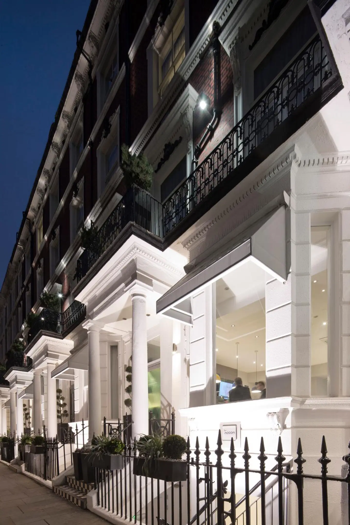 Heeton Concept Hotel - Kensington London EXTERIOR