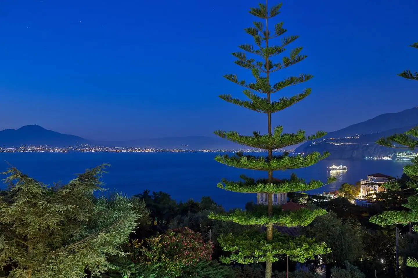 Grand Hotel Vesuvio LANDSCAPE