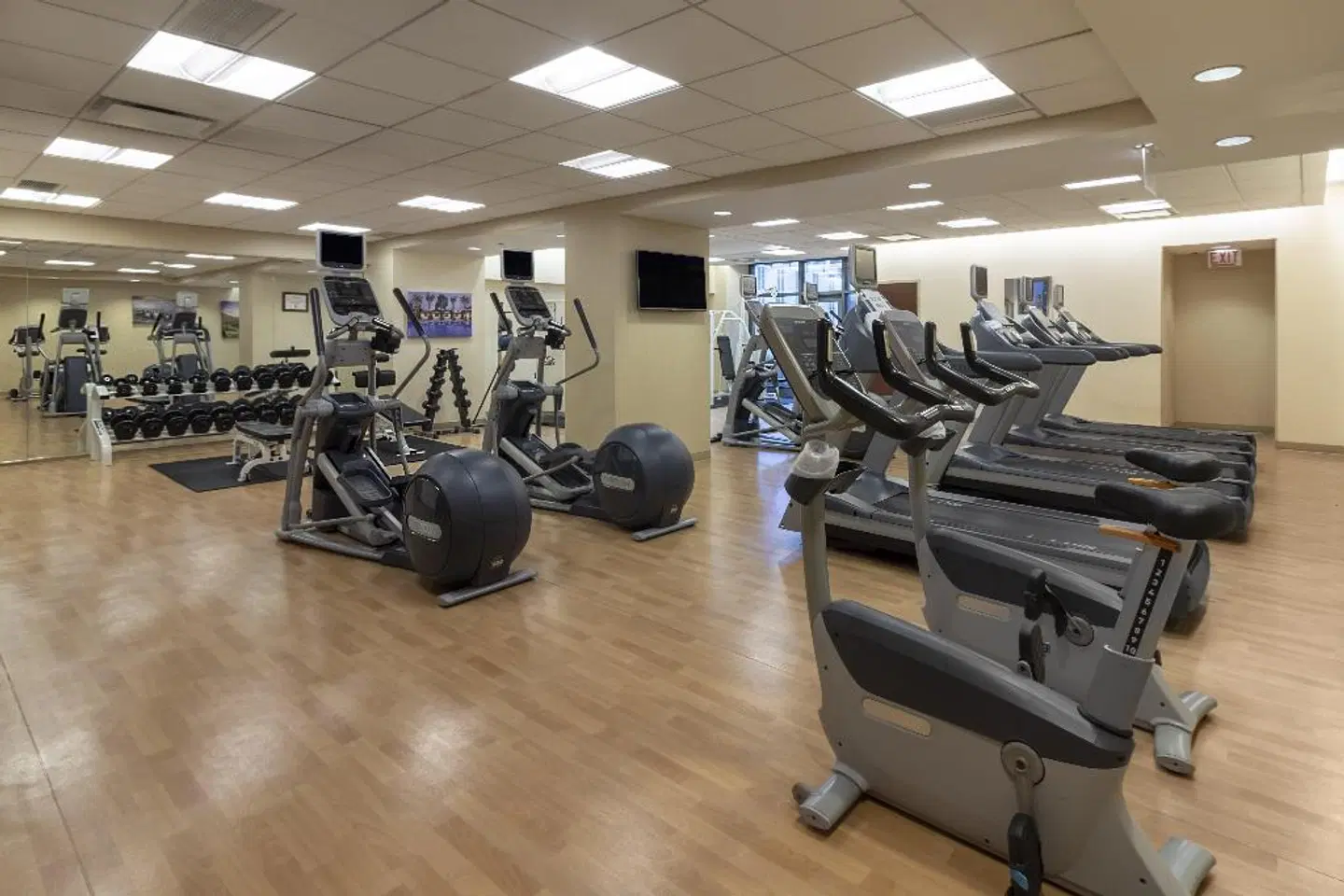 Omni Chicago Hotel SPORTS_AND_LEISURE