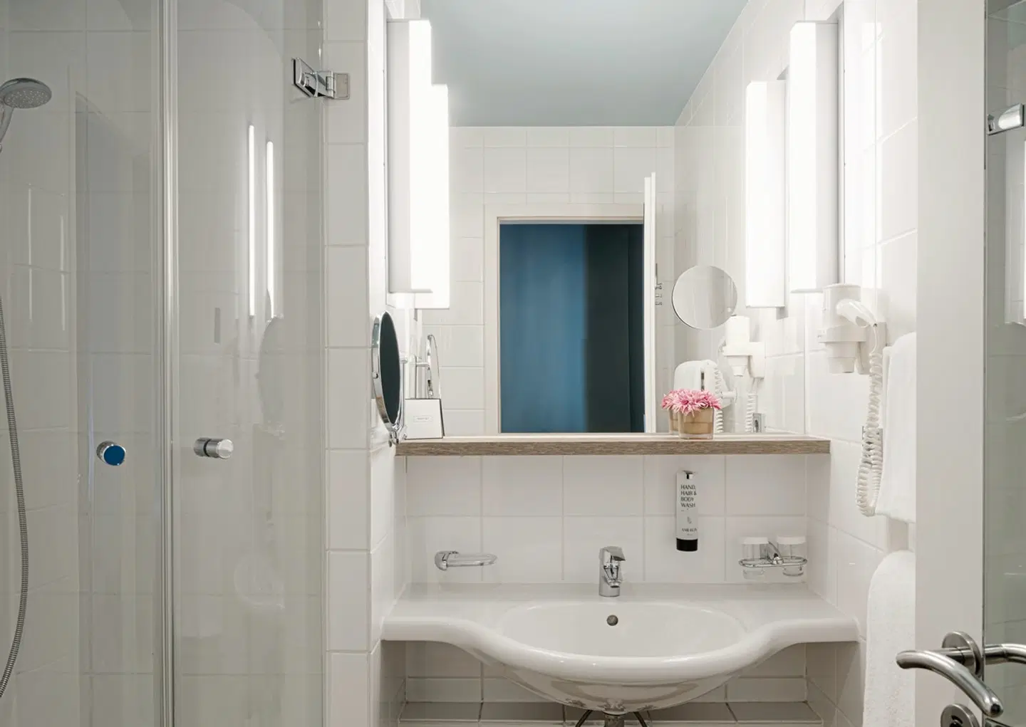 ABION Spreebogen Waterside Hotel Berlin Badezimmer