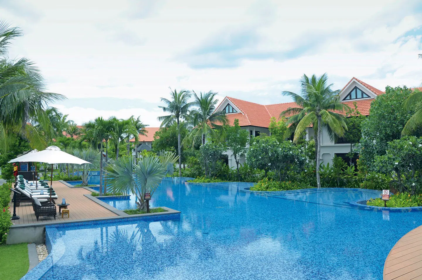 Furama Resort Danang OUTDOOR_POOL