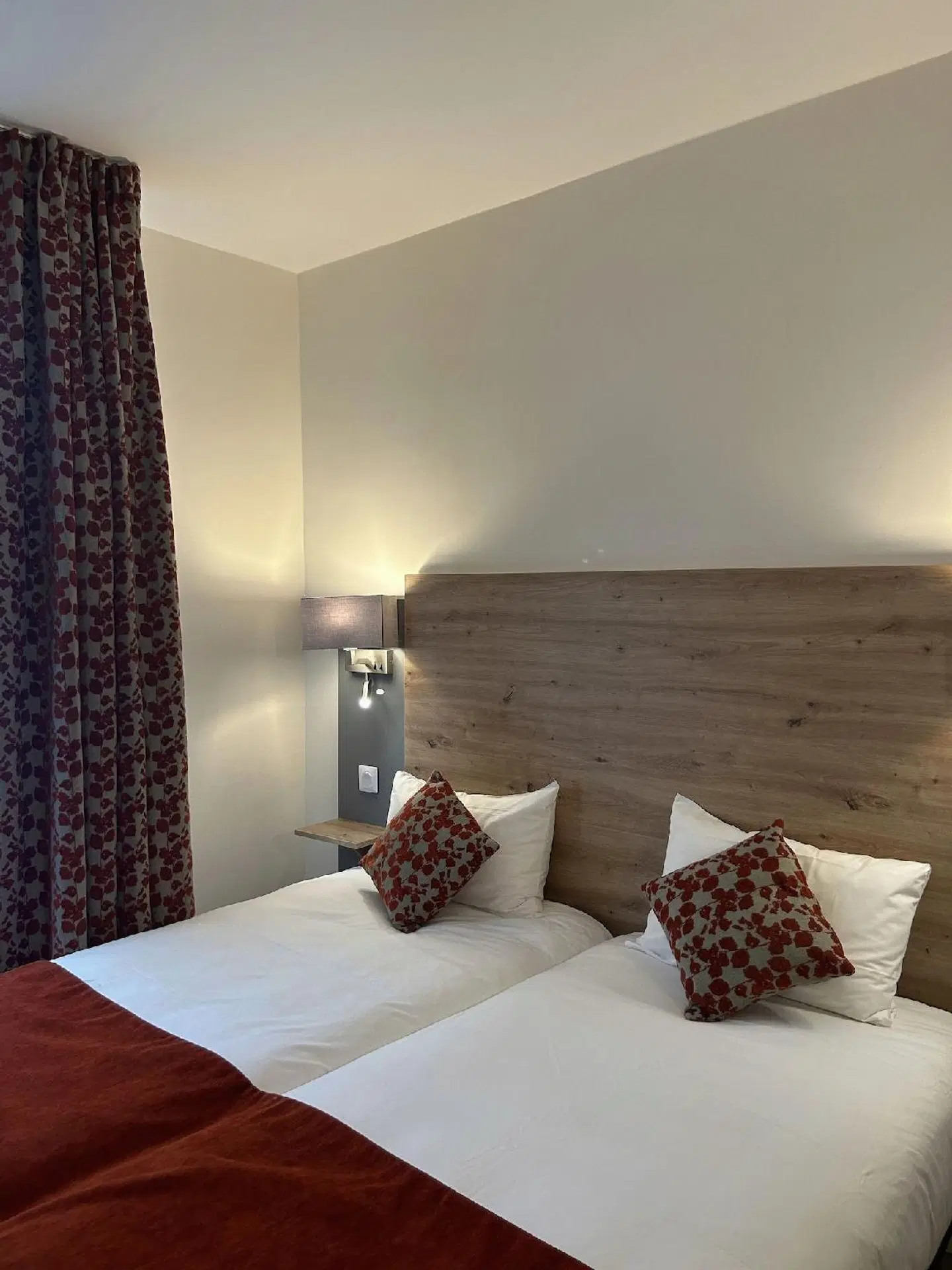 Derby Eiffel ROOM_EXAMPLE