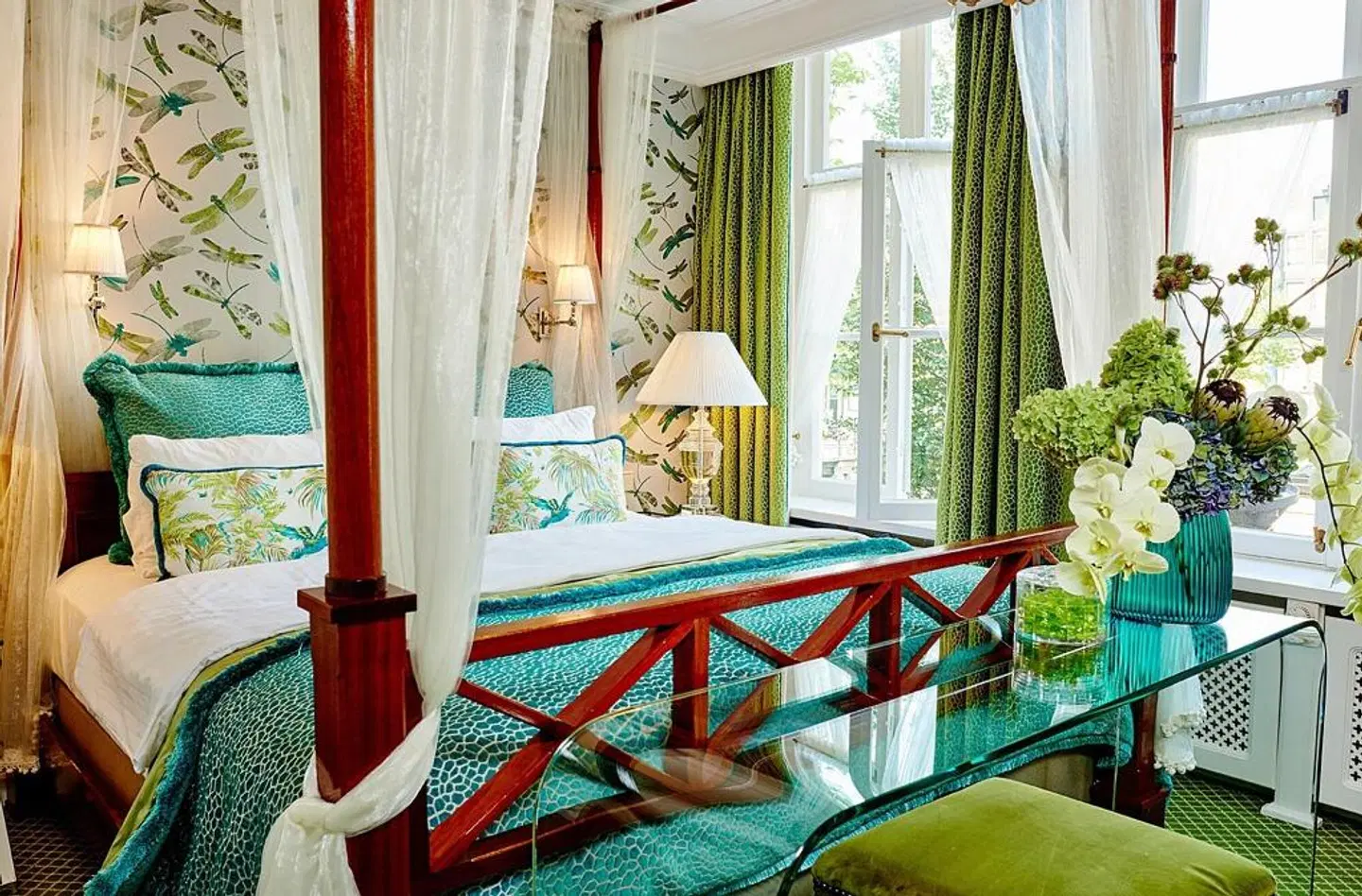 Estherea SPORTS_AND_LEISURE