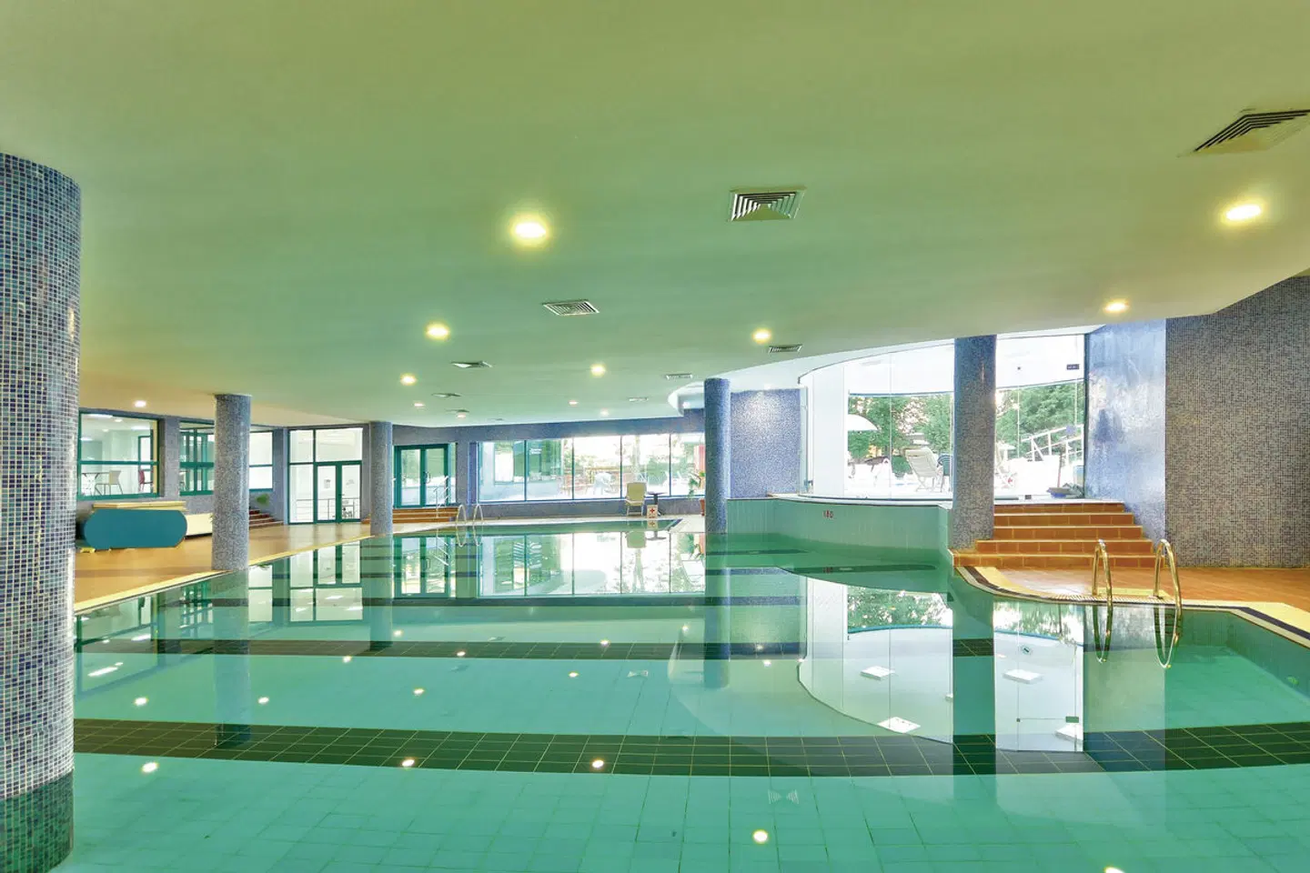 Marina Grand Beach INDOOR_POOL