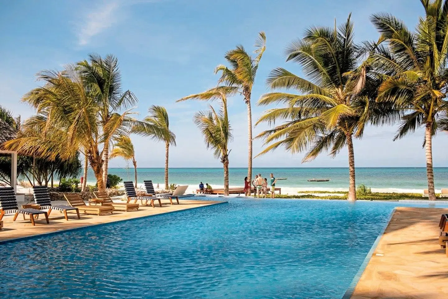 Aqua Beach Resort & Spa OUTDOOR_POOL