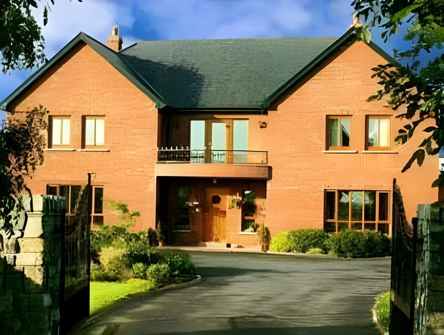 Oranhill Lodge Guesthouse EXTERIOR