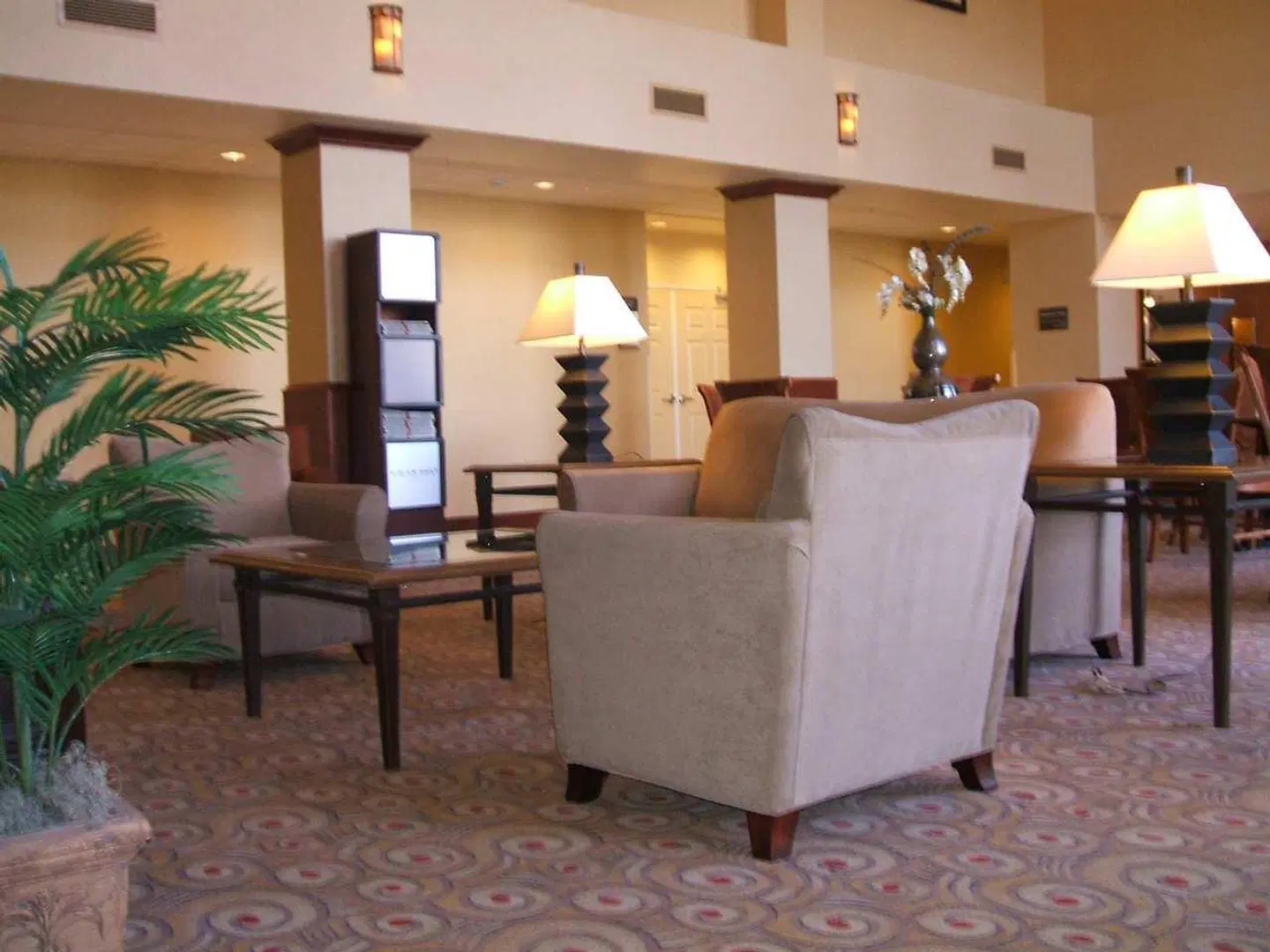 Hampton Inn & Suites Reno LOUNGE_LOBBY