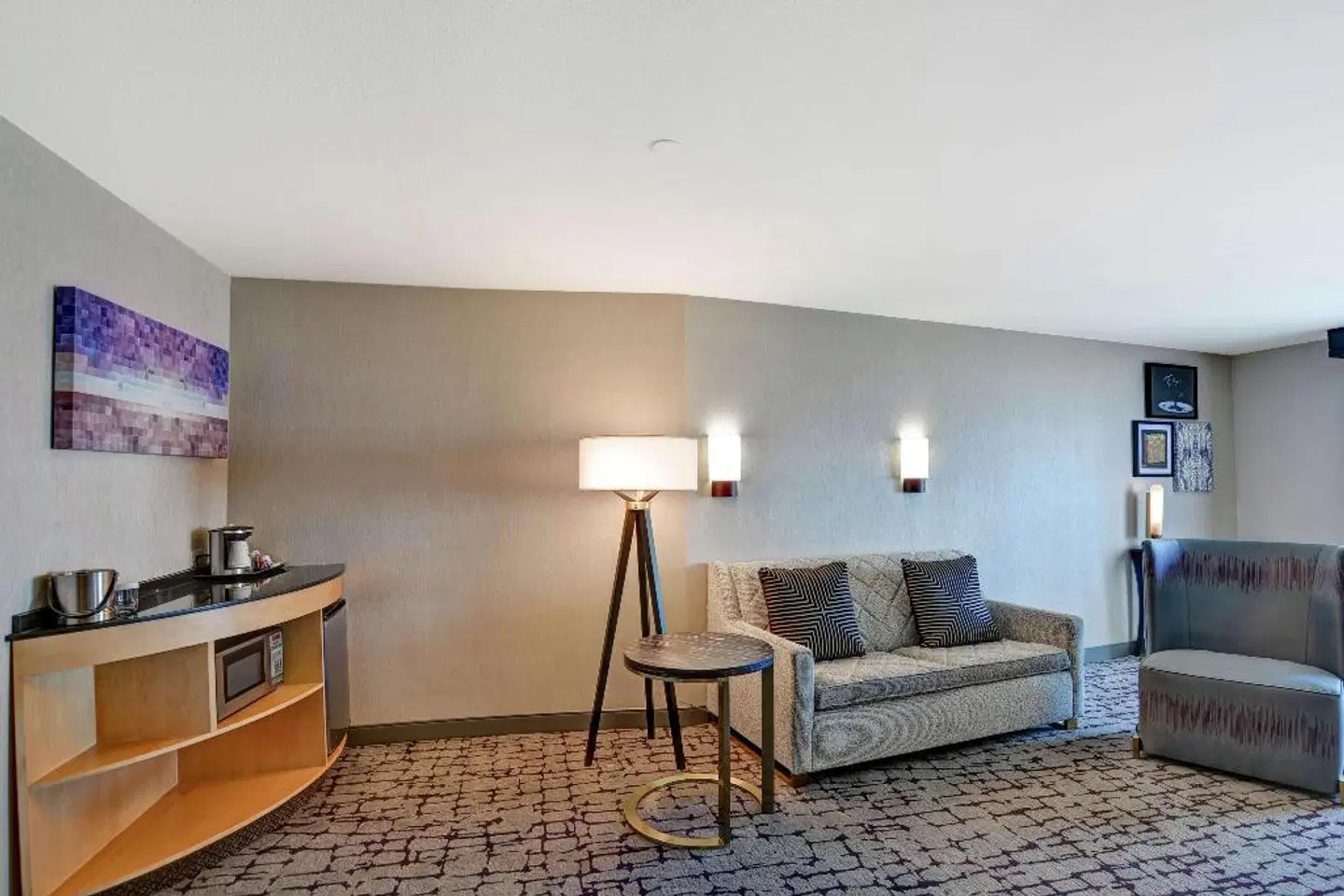 DoubleTree by Hilton Baton Rouge ROOM_EXAMPLE