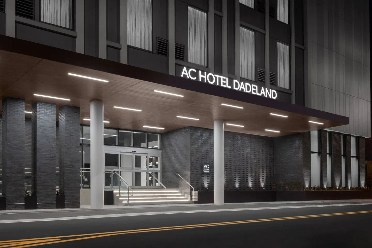 AC Hotel by Marriott Miami Dadeland EXTERIOR