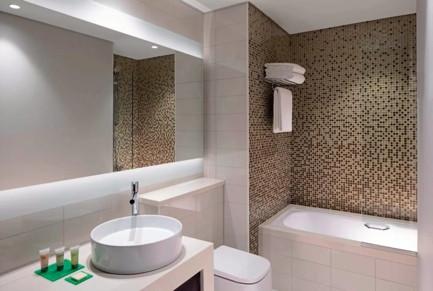 Hyatt Place Dubai Jumeirah Badezimmer