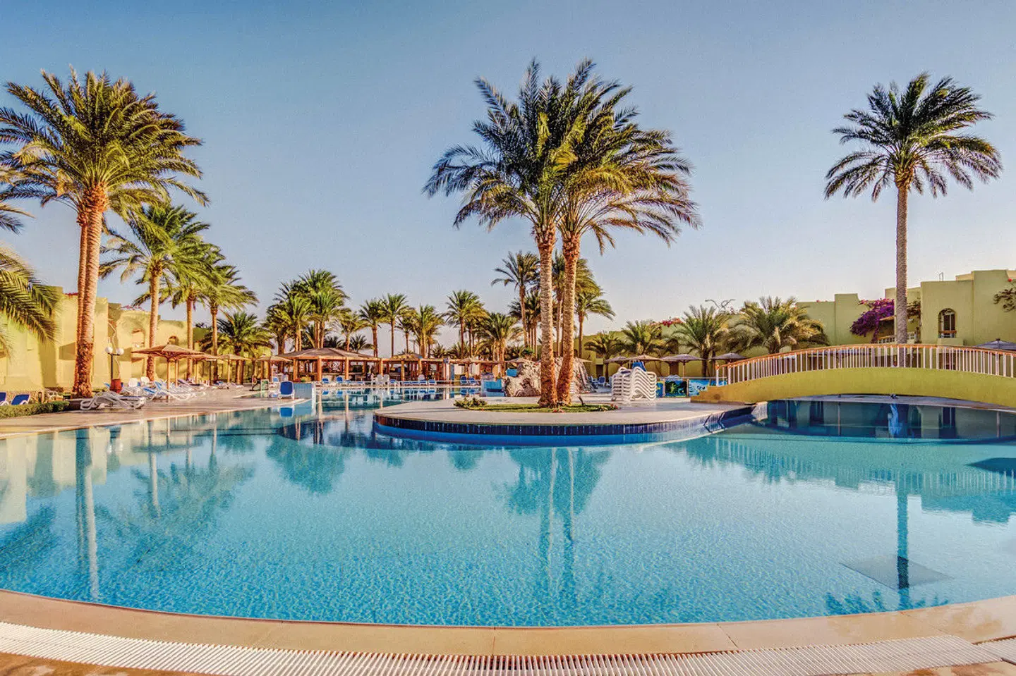 Palm Beach Resort OUTDOOR_POOL