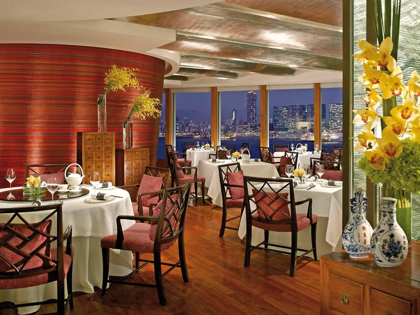Four Seasons Hotel Hong Kong Restaurant
