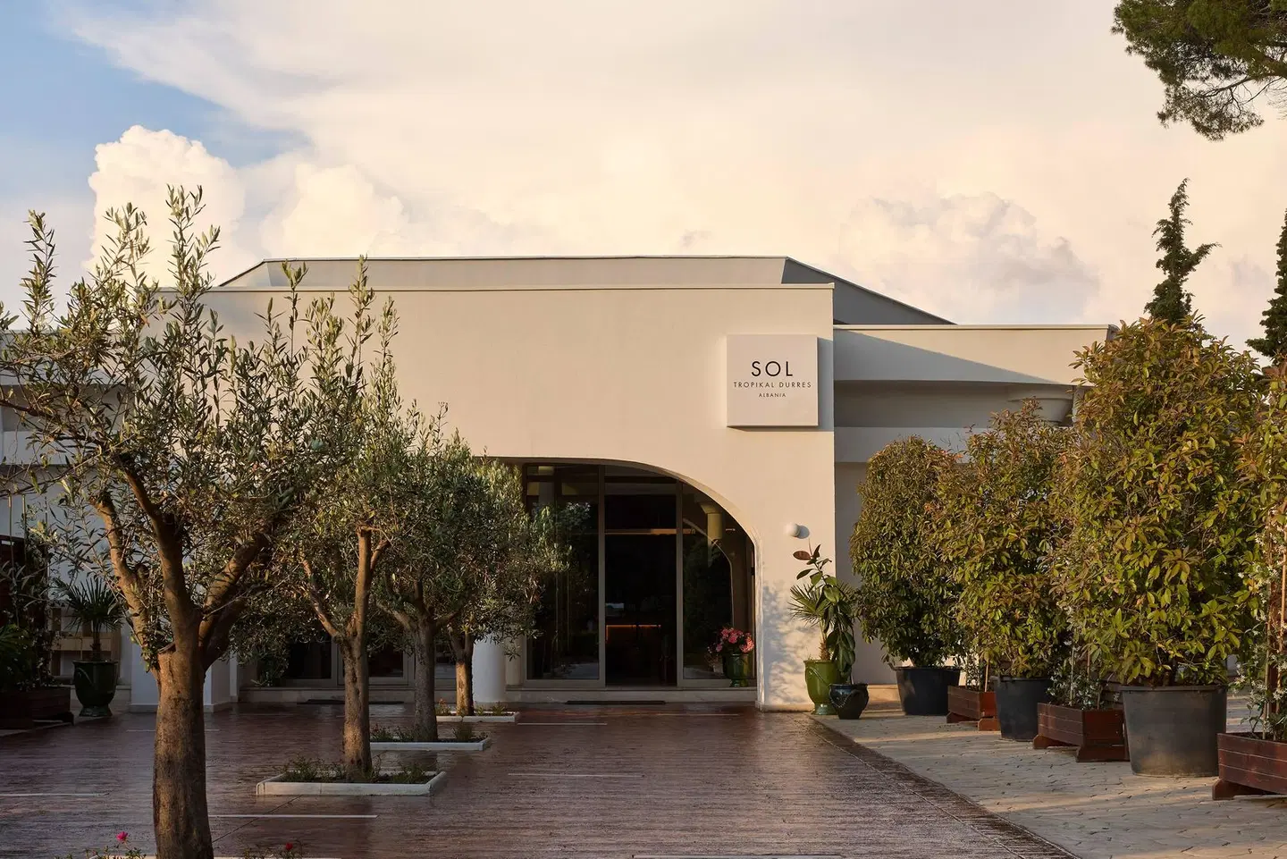 Sol Tropikal Durres EXTERIOR