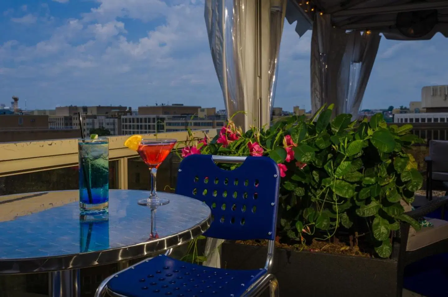 Beacon Hotel & Corporate Quarters Terrasse