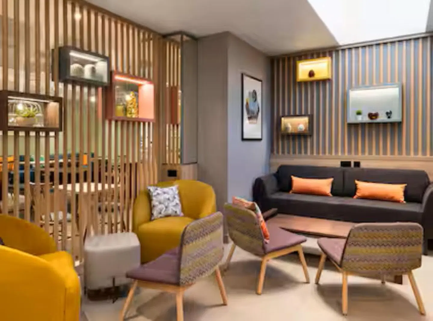 Hampton By Hilton Wroclaw Airport LOUNGE_LOBBY