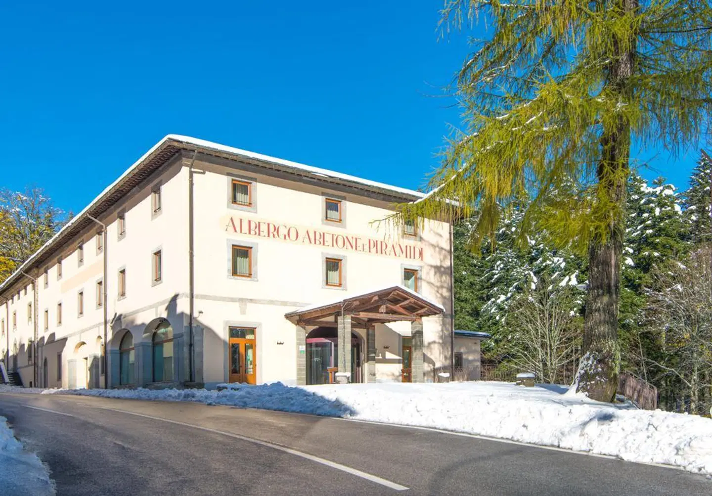 Abetone e Piramidi Resort EXTERIOR