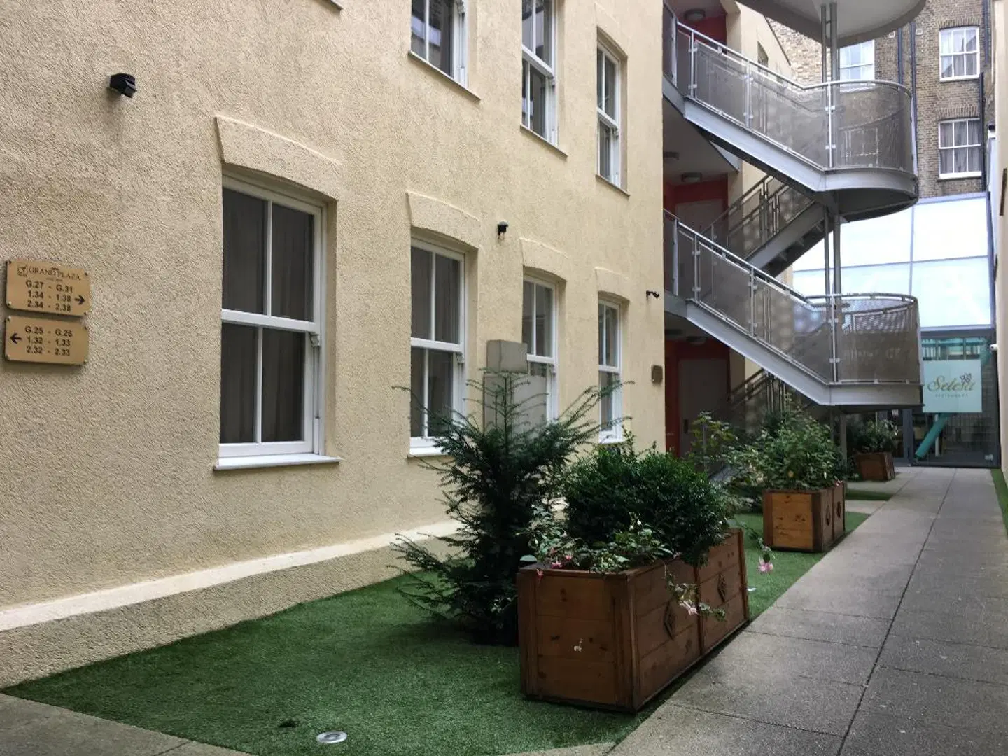 Grand Plaza Serviced Apartments EXTERIOR