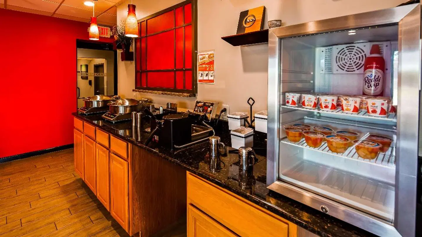 Best Western Plus Gen X Inn Restaurant