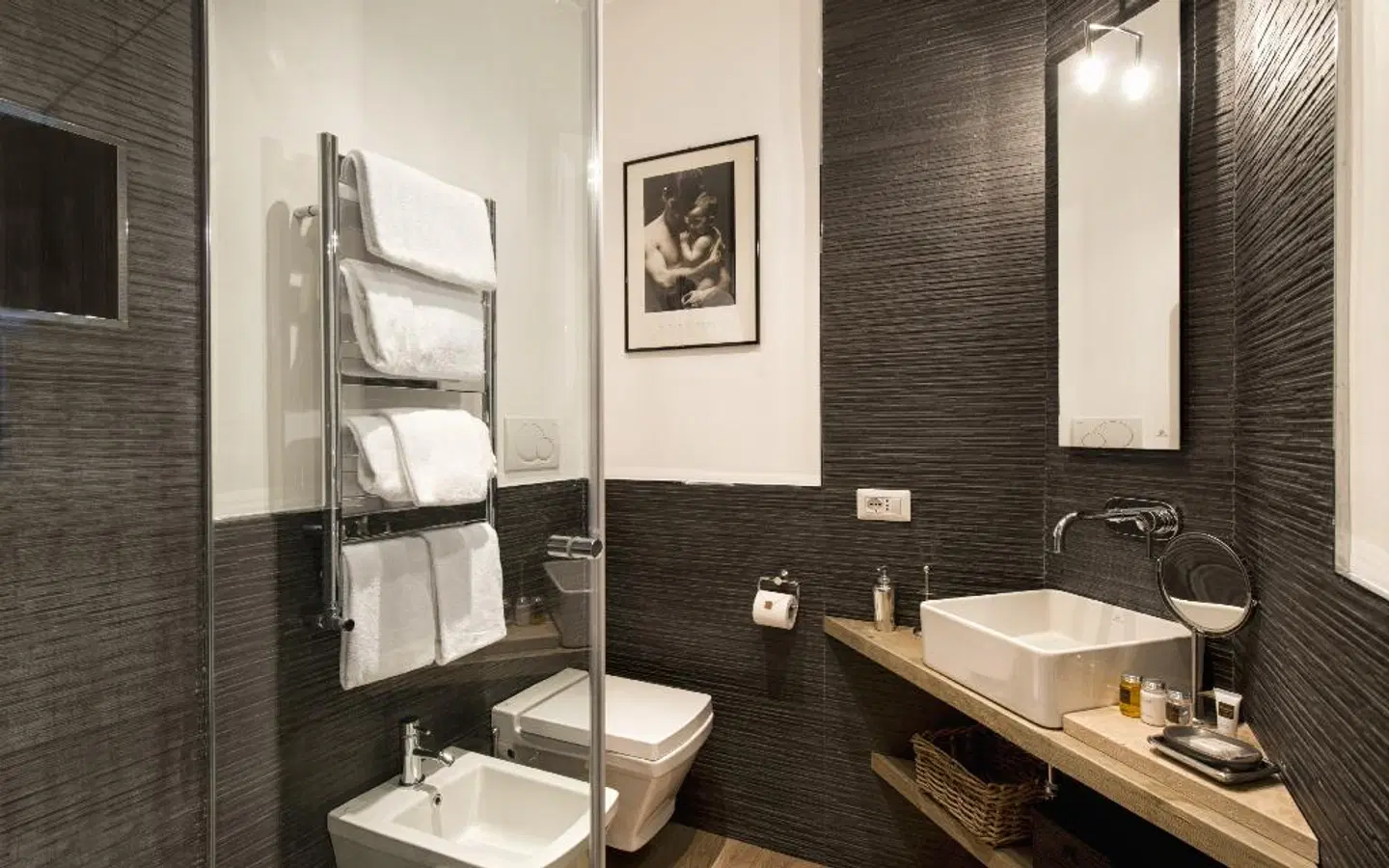 The Independent Suites Badezimmer