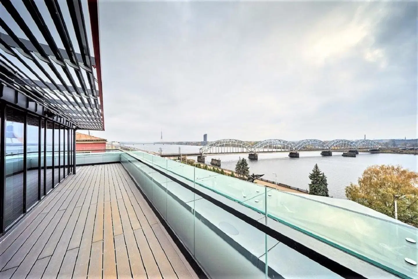 Wellton Riverside SPA Hotel Terrasse