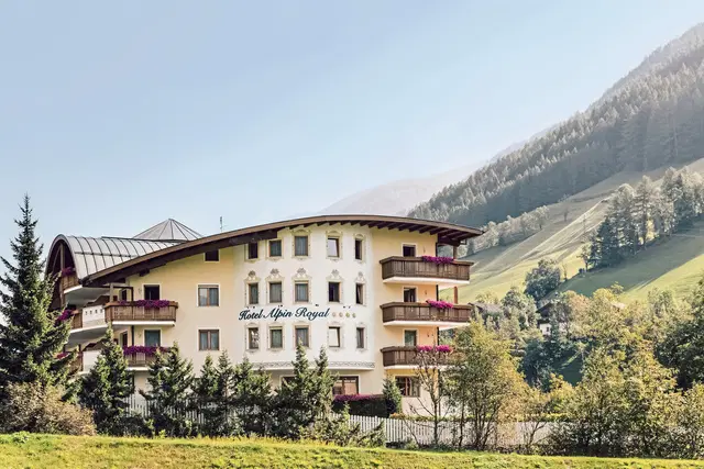 Alpin Royal Wellness Refugium & Resort Hotel EXTERIOR