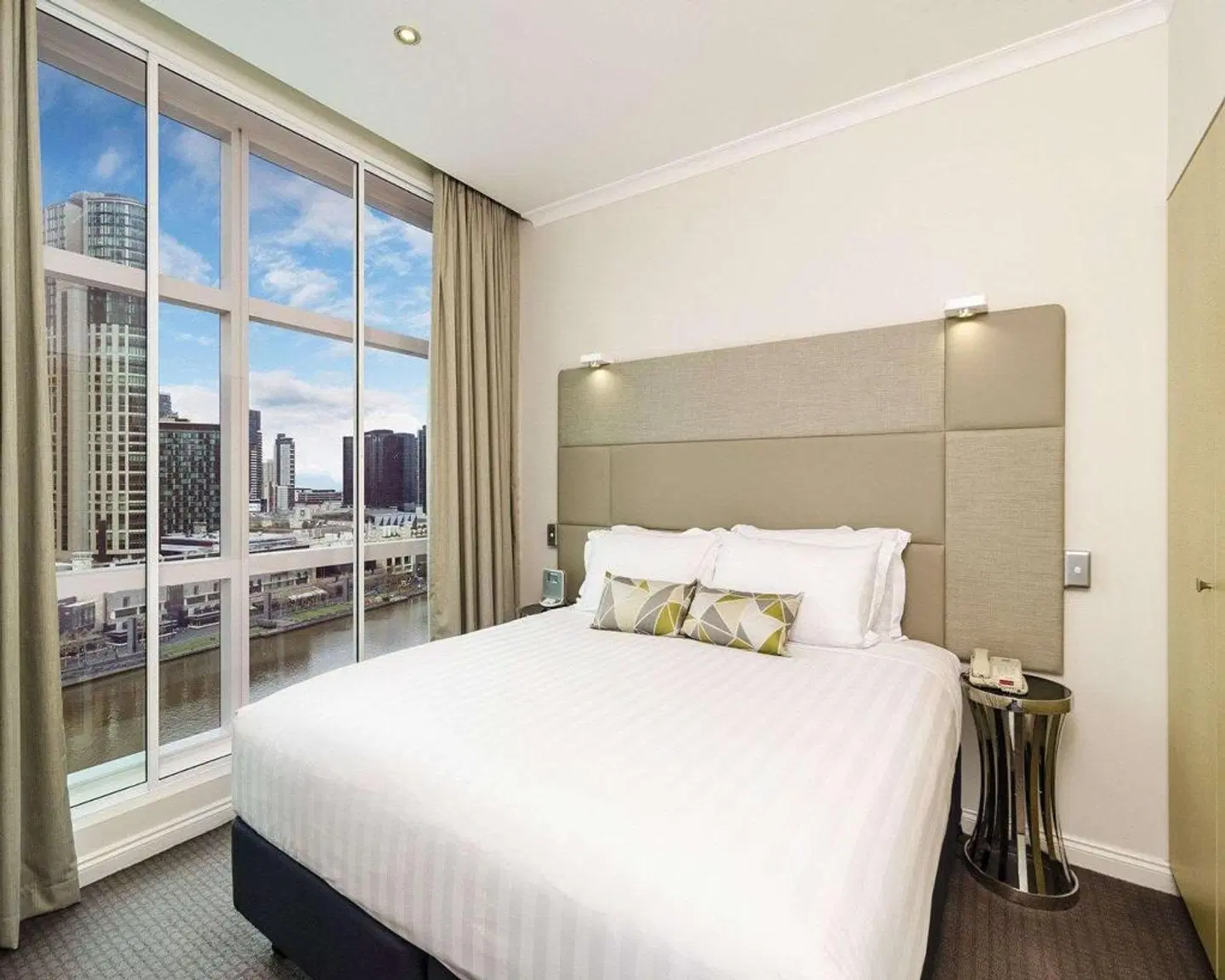 Clarion Suites Gateway ROOM_EXAMPLE