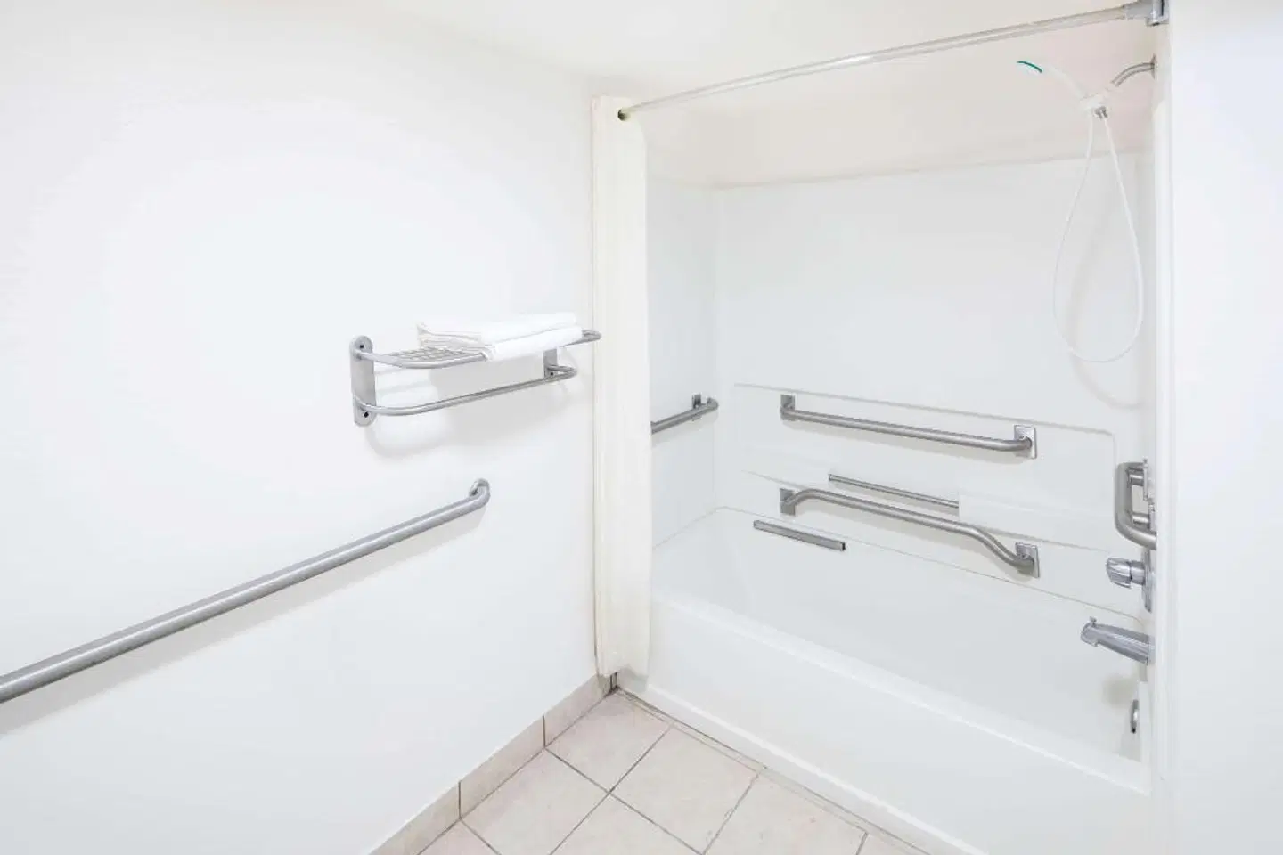 Howard Johnson by Wyndham Vicksburg Badezimmer