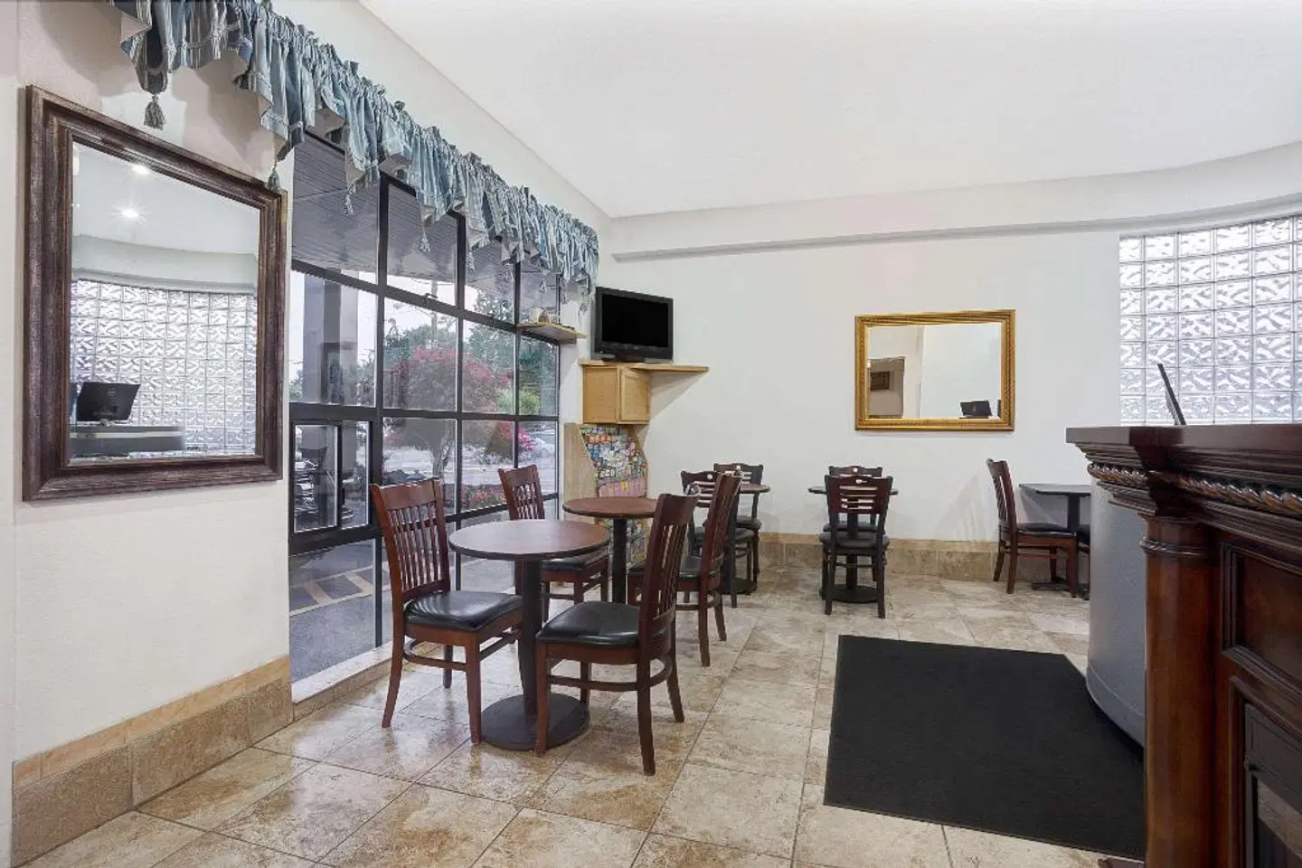 Days Inn by Wyndham Seattle North of Downtown LOUNGE_LOBBY